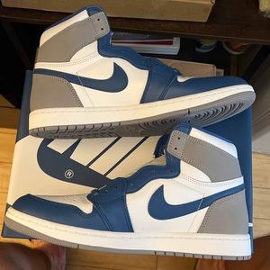 Air Jordan 1 Retro High Og Size 11.5 Mens